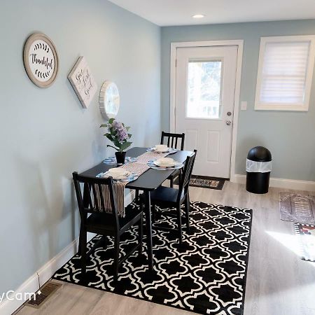 Nice Bedroom Next Fells Point Baltimore Exterior photo